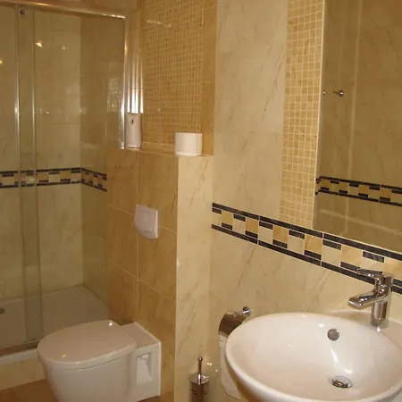 Rezydencja Cleopatra Bed & Breakfast 3*